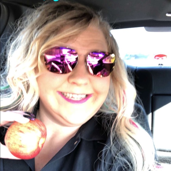 Meet your Posher, Kimberlea - Picture 1 of 1